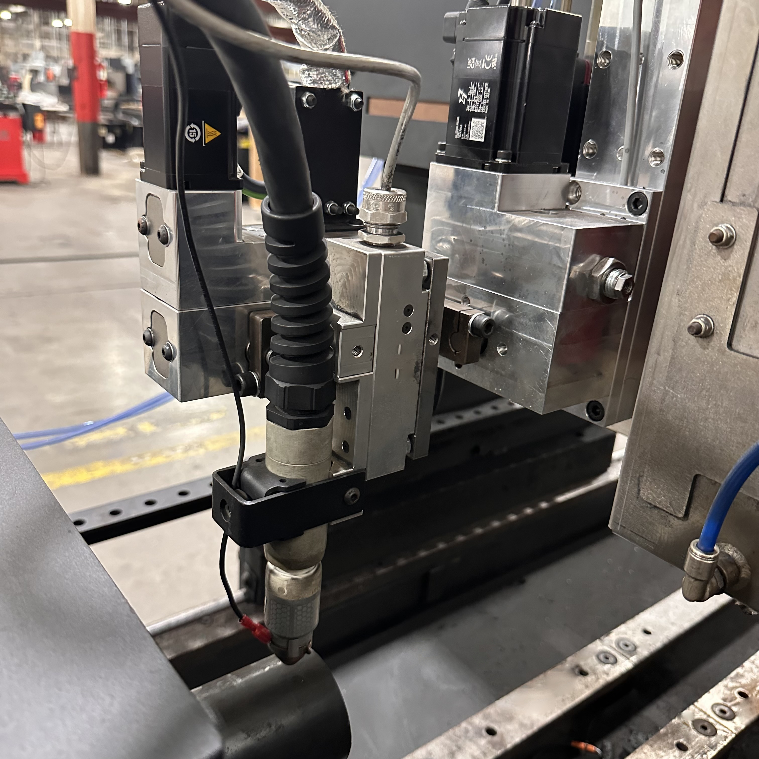 XR12 BLE Tilt Head Beveling Pipe